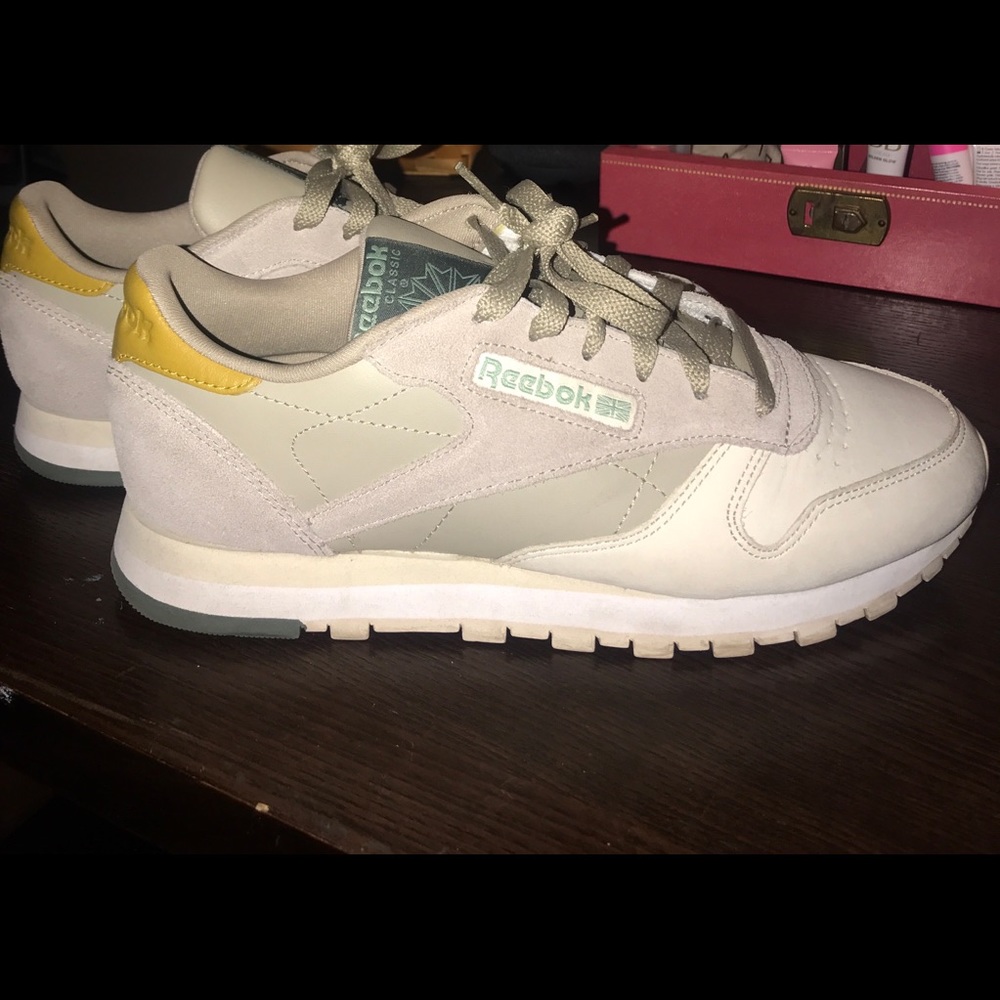 Reebok classic leather sneakers
